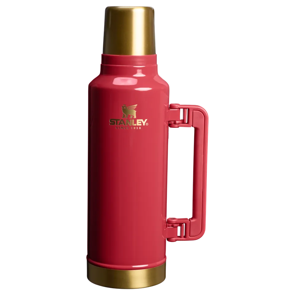 stanley-1913-cheers-cheer-classic-legendary-bottle-2-qt-64-oz-holiday-vacuum-bot image 1