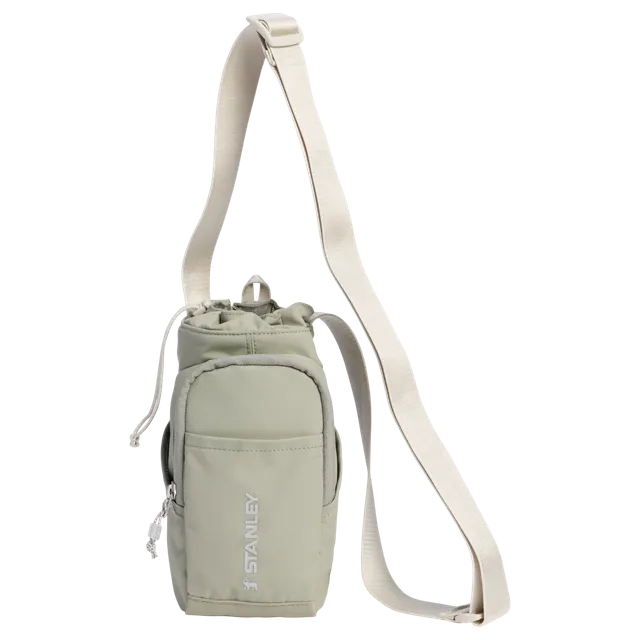 stanley-1913-vitalize-carry-all-3-2-qt-hands-free-gear-bottle-tote image 1