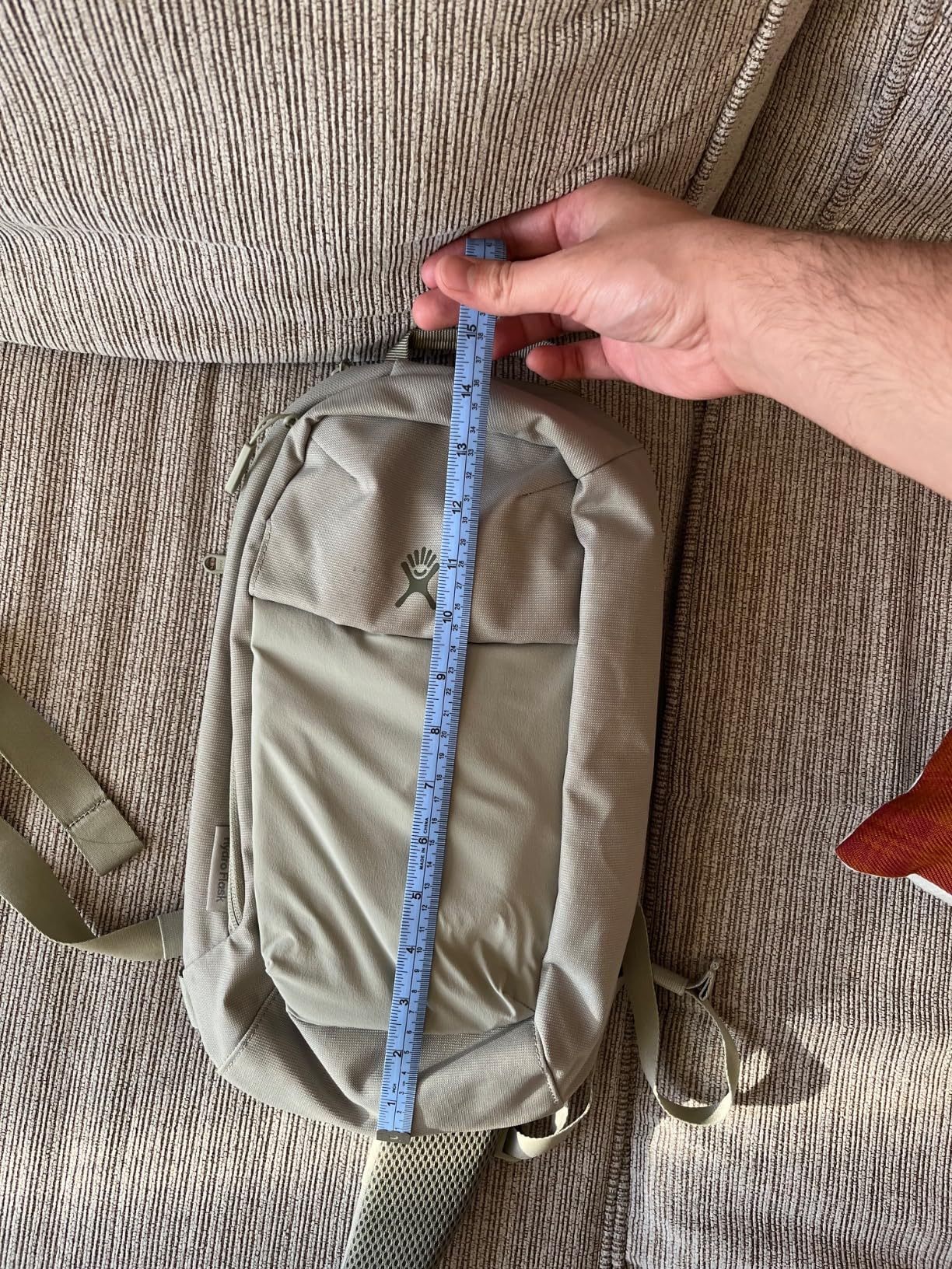 Well built, snug with 32 oz